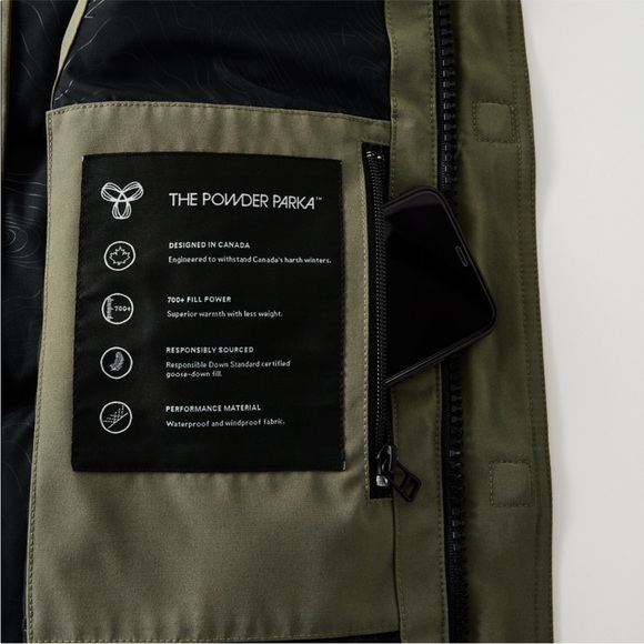 Aritzia TNA Powder Parka Vest size Small - Picture 3 of 7